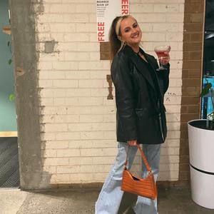 Meet your Posher, Jessica